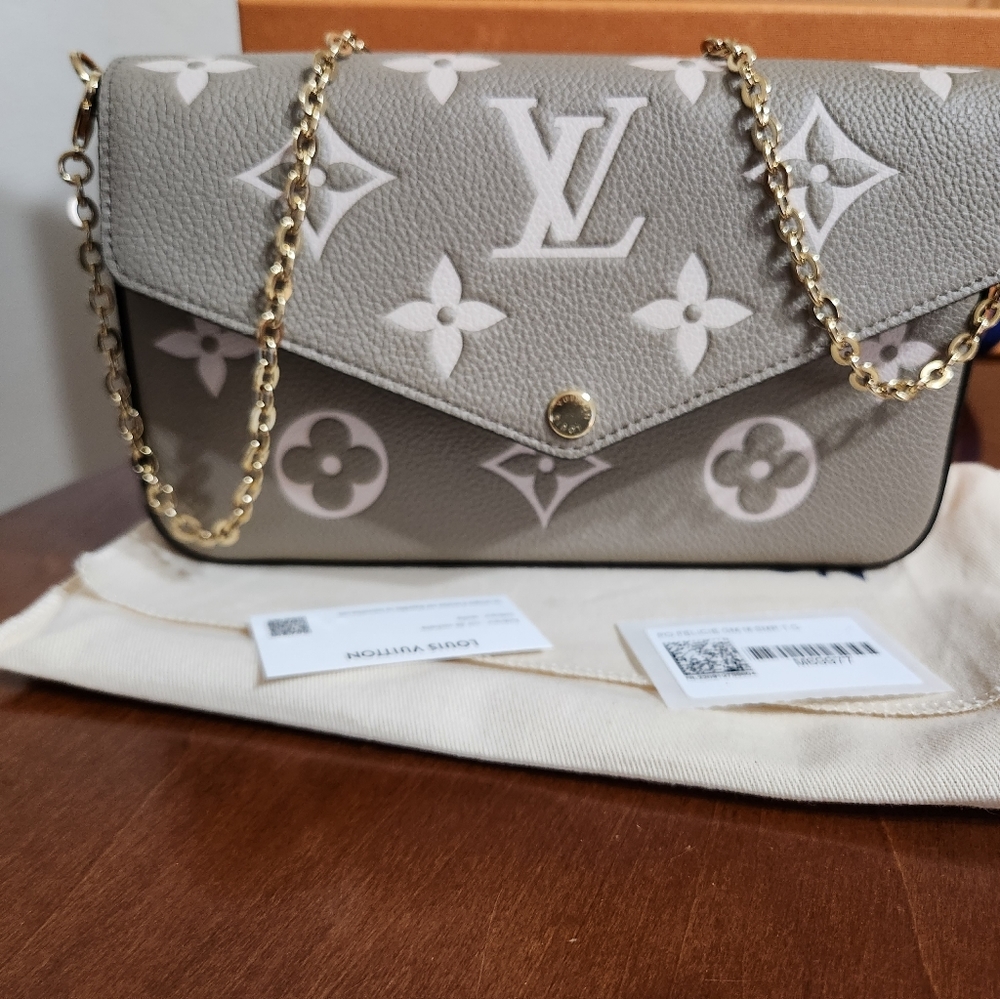 Louis-vuitton Felice Pochette Empreinte leather in Dove cream BNIB